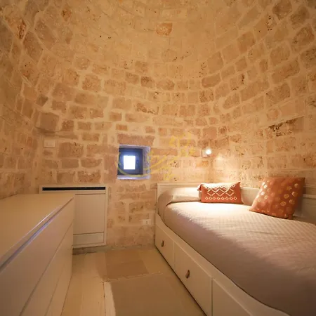 Td Trulli Tortorella With Nature Pool & Sauna Casa de Férias